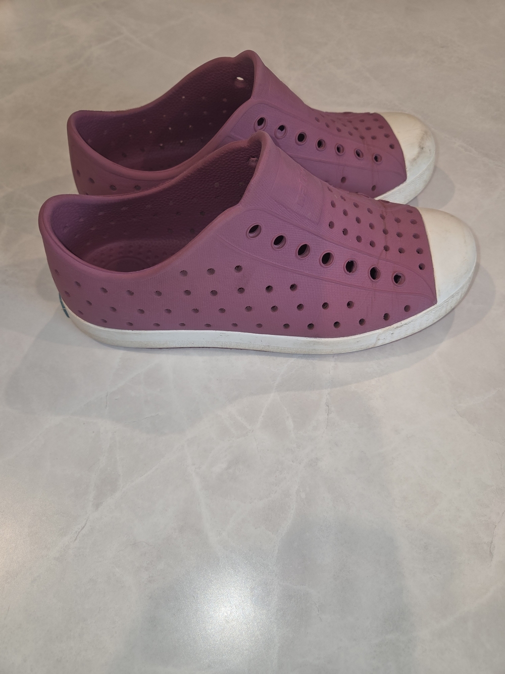 Native Kids Slip-On Sneakers in Mauve